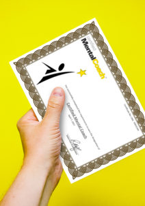 Foto di una mano che tende il Certificato di Mental Coach